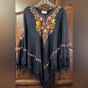 Vintage Collection Embroidered Black Poncho Floral Design|Size:os | Color: black